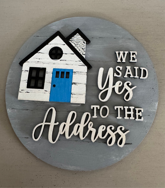 We said yes to the address round table top sitter insert