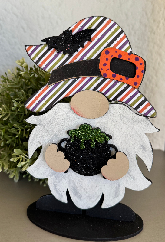 Gnome & Easel kit Halloween (Gnome bases sold separately)