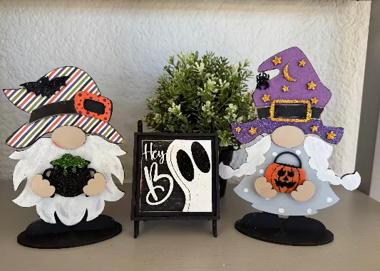 Gnome & Easel kit Halloween (Gnome bases sold separately)