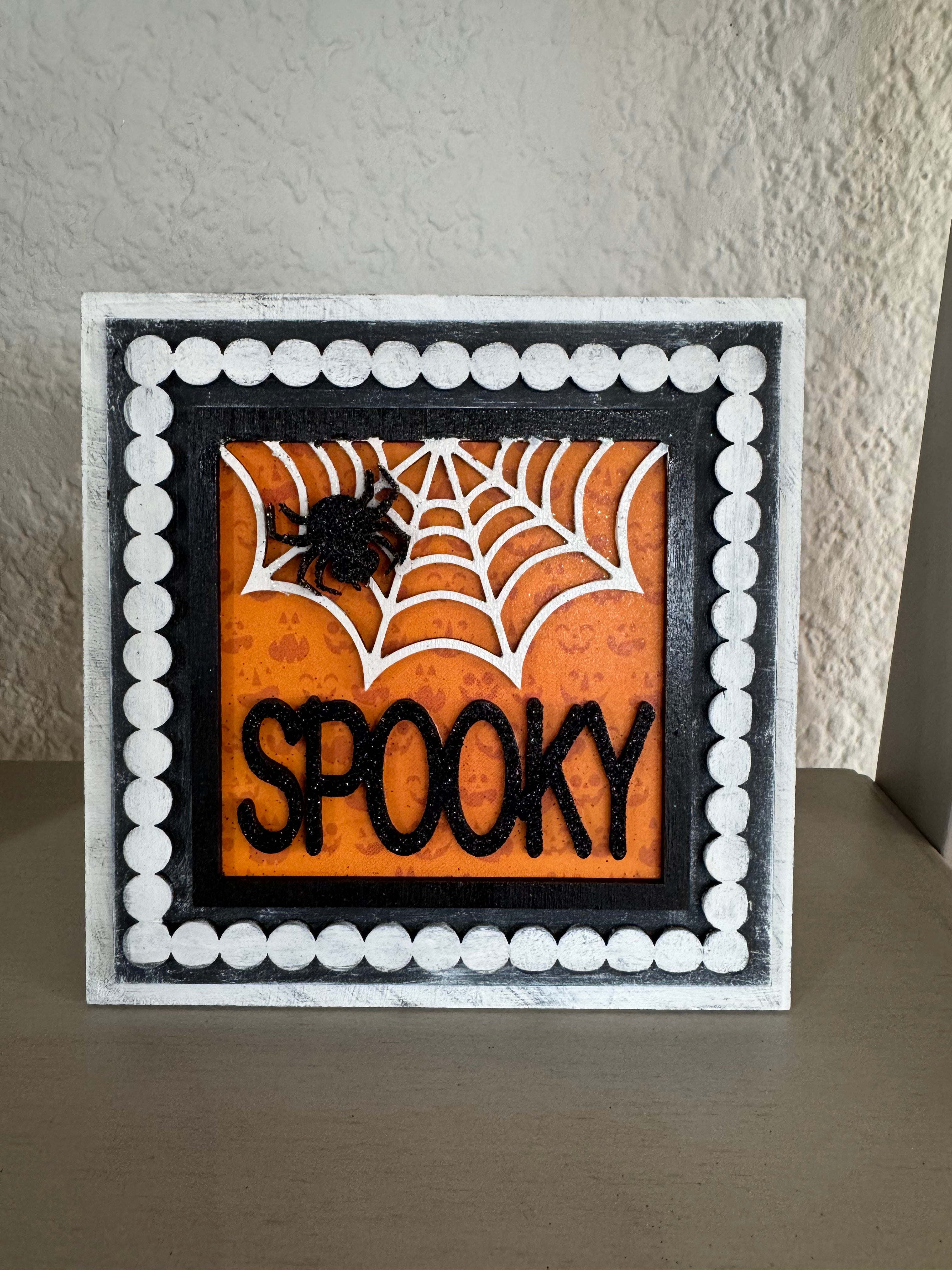 Small Square Scalloped Frame DIY Craft