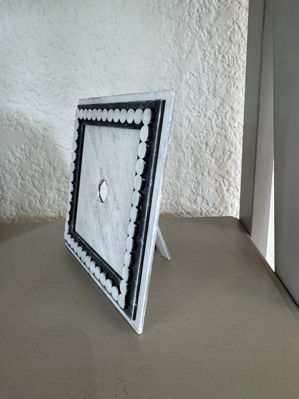 Small Square Scalloped Frame DIY Craft