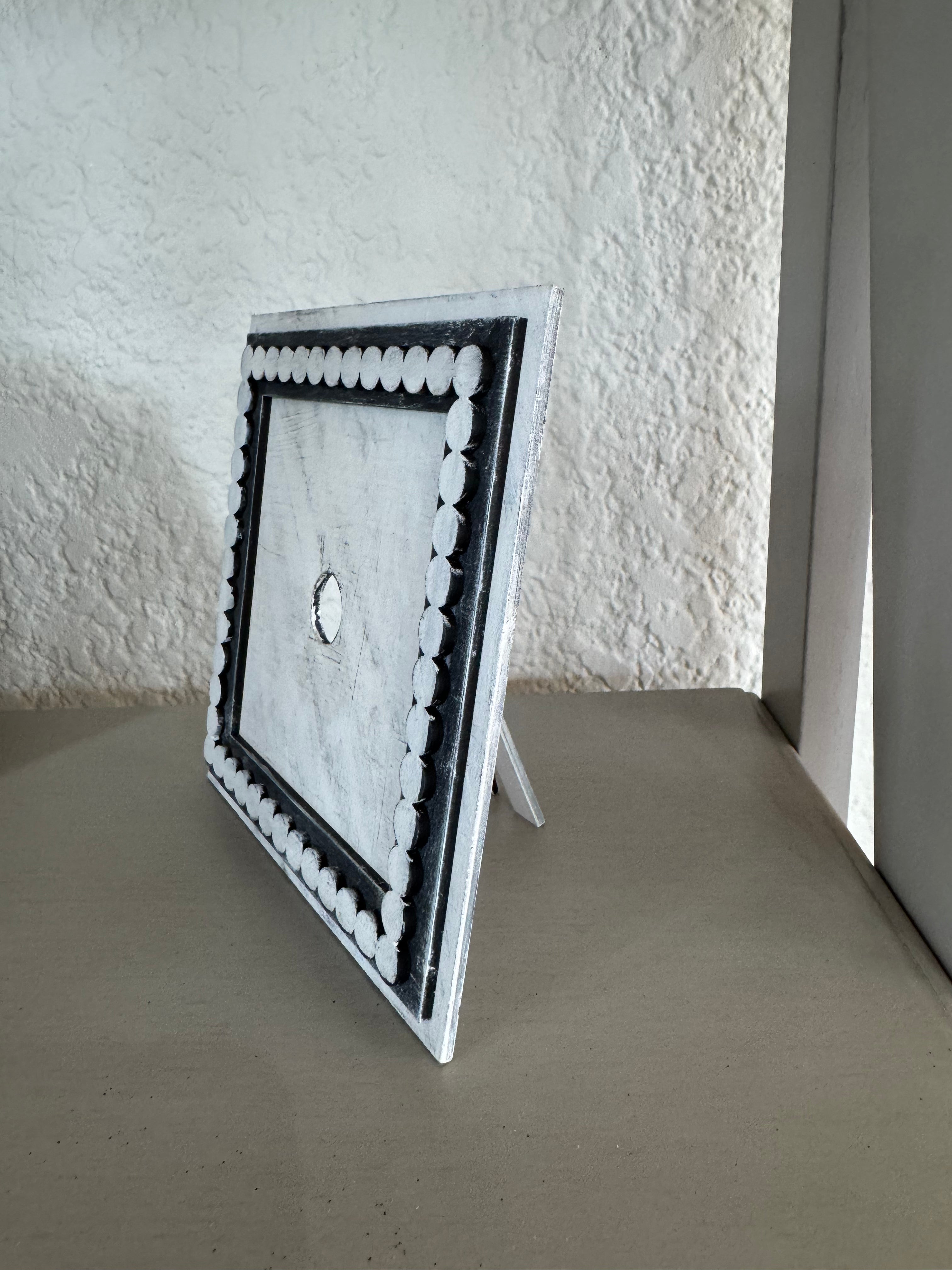Small Square Scalloped Frame DIY Craft